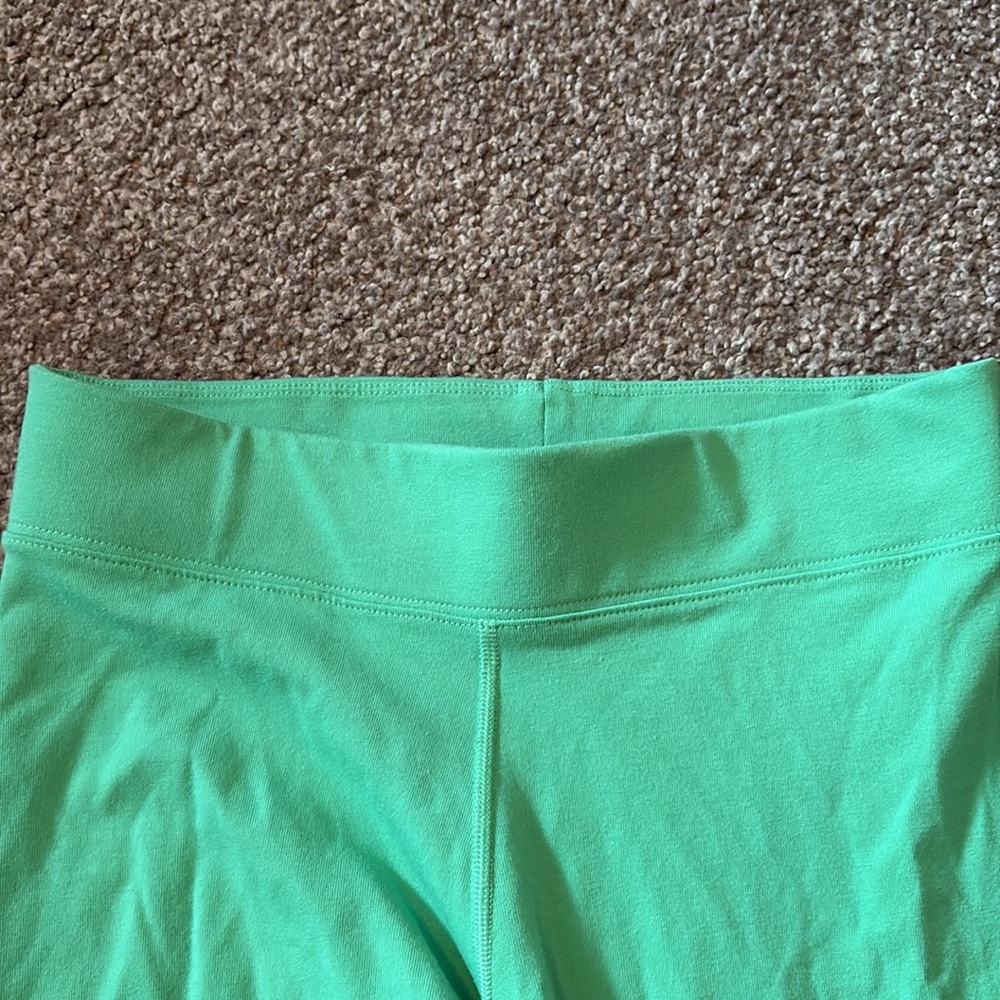 Nike Women's Vibrant Green Bike Shorts…Worn Twice - Picture 3 of 5